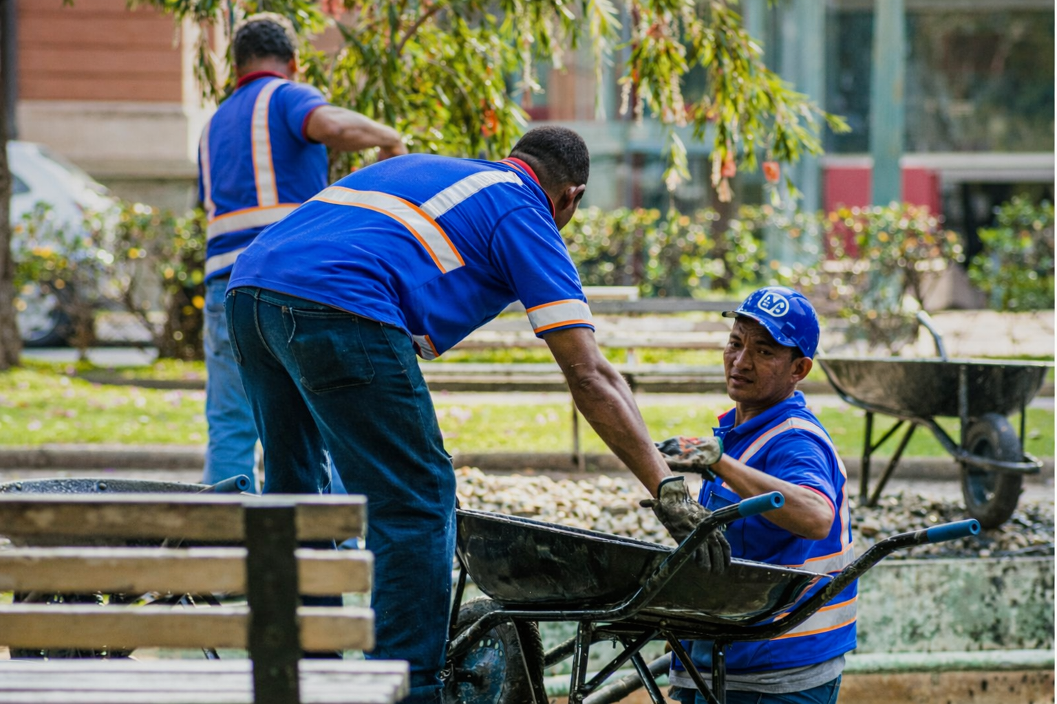 Trabajadores de jardinería